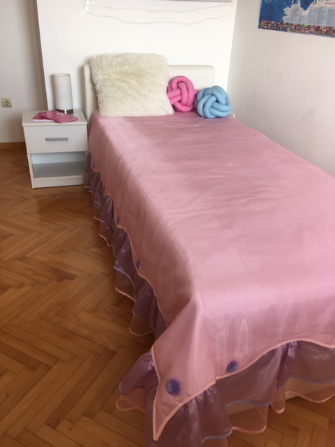 Bedspread pink satin and organza