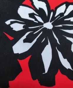 Crveni kord pamuk sa crnim i belim cvetovima