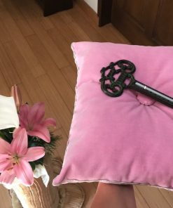 Alnada ceremonijalno jastuče Roze pliš sa ključem