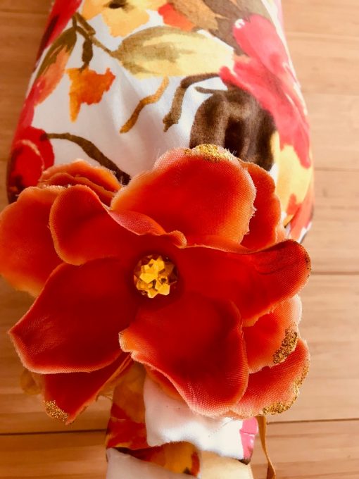 Al Nada valjkasti dekorativni jastuci Cvetni detalj