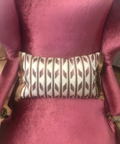 Dekorativni brokat jastuci sa svilenim resama
