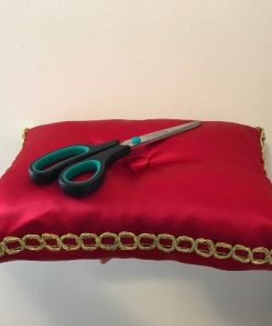 Ceremonijalni jastuci Crveni saten i zlatna traka