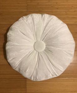 Beli plišani okrugli dekorativni jastuk presvučeno dugme