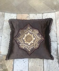 Unikatni dekorativni jastuk braon pliš brokat