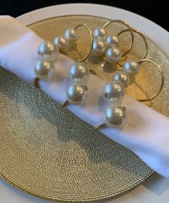 Dekorativni metalni prsten sa perlama i cirkonima
