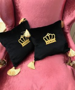 AAAlnada unikatni jastuk Kruna crni pliš