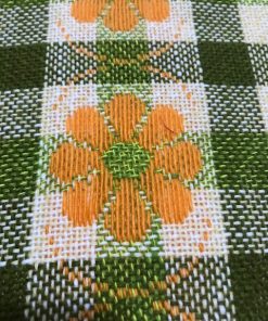 Uskršnji stolnjak zeleni karo poprskan narandžastim cvetovima