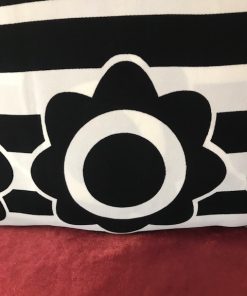 Op art crno beli dekorativni jastuk