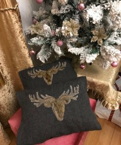 Novogodišnji jastuk sa jelenom od krzna