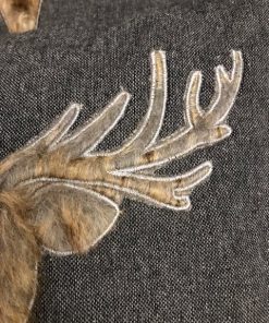 Novogodišnji jastuk sa jelenom od krzna