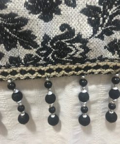Crno beli nadstolnjak sa crnim perlama