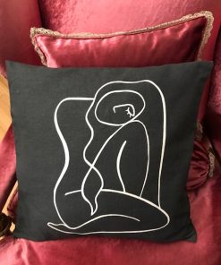 Moderan jastuk stilizovani crtež devojke