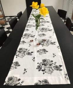 Crno beli pamučni raner sa ružama
