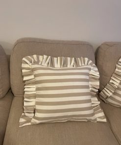 Pamučni prugasti jastuk sivo belo sa karnerom