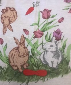 Uskršnji stolnjak sa zecevima i šargarepom